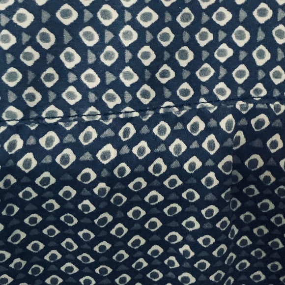 ARMANI COLLEZIONI Silk Navy Blue White & Gray Geometric Print Size M - Picture 3 of 9